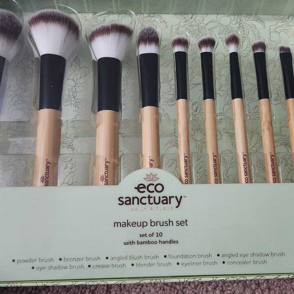 NEW ECO Sanctuary Makeup Brush Set with Bamboo Handles (10 Brushes Total) - Picture 7 of 7